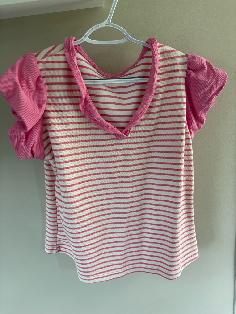 Pink & White Striped V‑Neck Puff Sleeve Tee